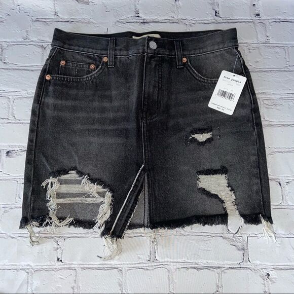 Free People RELAXED AND DESTROYED Denim Skirt NWT Size 25 - Picture 3 of 6